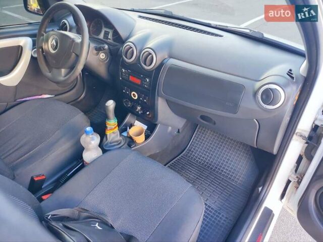 Білий ВАЗ Largus, об'ємом двигуна 1.6 л та пробігом 192 тис. км за 7700 $, фото 16 на Automoto.ua