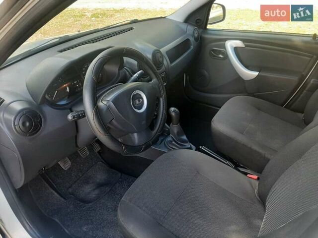 Белый ВАЗ Largus, объемом двигателя 1.6 л и пробегом 159 тыс. км за 3900 $, фото 10 на Automoto.ua