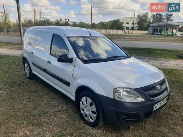 Белый ВАЗ Largus, объемом двигателя 1.6 л и пробегом 159 тыс. км за 3900 $, фото 5 на Automoto.ua