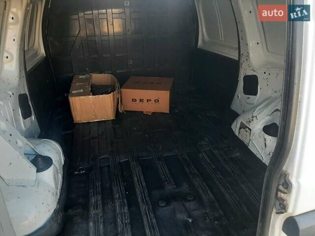 Белый ВАЗ Largus, объемом двигателя 1.6 л и пробегом 159 тыс. км за 3900 $, фото 11 на Automoto.ua