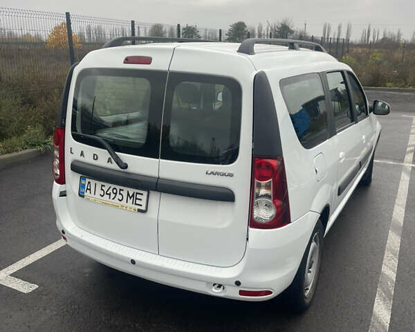 Білий ВАЗ Largus, об'ємом двигуна 1.6 л та пробігом 41 тис. км за 9900 $, фото 1 на Automoto.ua