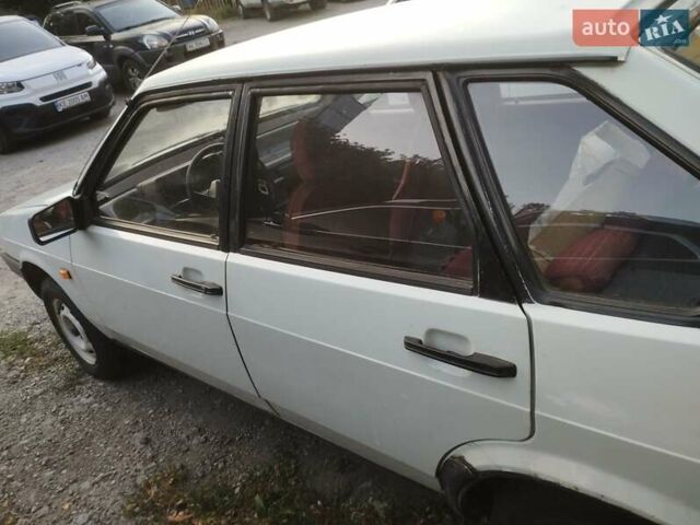 Білий ВАЗ Largus, об'ємом двигуна 12.9 л та пробігом 147 тис. км за 800 $, фото 10 на Automoto.ua