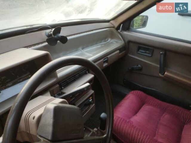 Білий ВАЗ Largus, об'ємом двигуна 12.9 л та пробігом 147 тис. км за 800 $, фото 9 на Automoto.ua