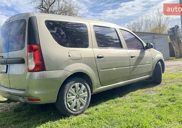 Бежевий ВАЗ Largus, об'ємом двигуна 1.6 л та пробігом 335 тис. км за 4999 $, фото 2 на Automoto.ua