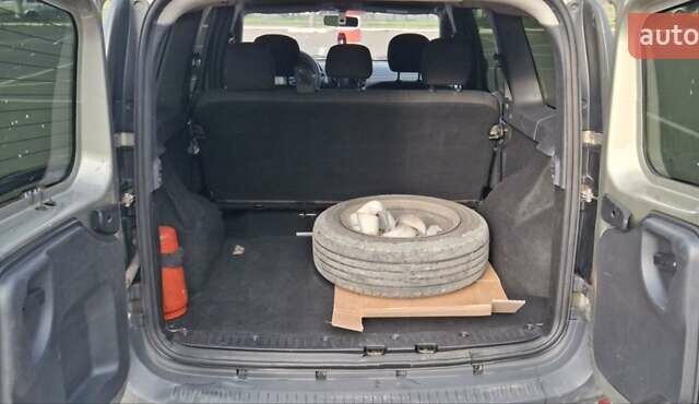 Бежевый ВАЗ Largus, объемом двигателя 1.6 л и пробегом 366 тыс. км за 3300 $, фото 7 на Automoto.ua