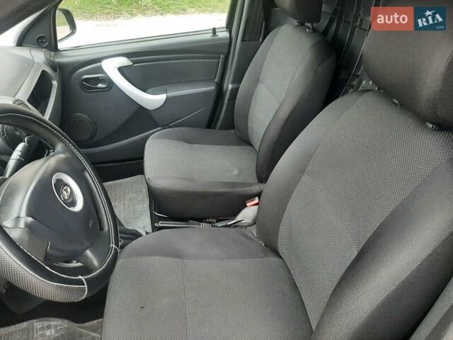 Черный ВАЗ Largus, объемом двигателя 1.6 л и пробегом 166 тыс. км за 3700 $, фото 9 на Automoto.ua