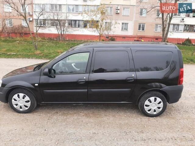 Черный ВАЗ Largus, объемом двигателя 1.6 л и пробегом 166 тыс. км за 3700 $, фото 3 на Automoto.ua