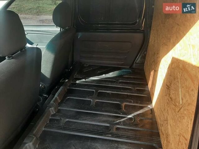 Черный ВАЗ Largus, объемом двигателя 1.6 л и пробегом 167 тыс. км за 3200 $, фото 2 на Automoto.ua