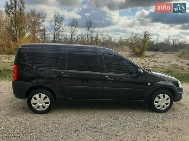 Черный ВАЗ Largus, объемом двигателя 1.6 л и пробегом 167 тыс. км за 3200 $, фото 5 на Automoto.ua