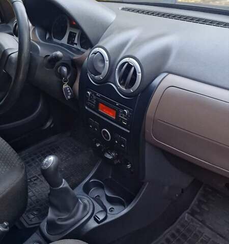 Черный ВАЗ Largus, объемом двигателя 1.6 л и пробегом 230 тыс. км за 5750 $, фото 1 на Automoto.ua