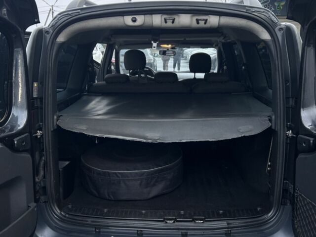 Черный ВАЗ Largus, объемом двигателя 1.6 л и пробегом 157 тыс. км за 6499 $, фото 7 на Automoto.ua