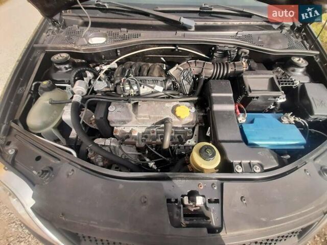 Чорний ВАЗ Largus, об'ємом двигуна 1.6 л та пробігом 166 тис. км за 3800 $, фото 12 на Automoto.ua