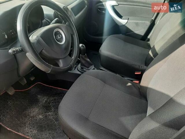 Чорний ВАЗ Largus, об'ємом двигуна 1.6 л та пробігом 166 тис. км за 3800 $, фото 3 на Automoto.ua