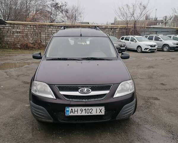 Коричневый ВАЗ Largus, объемом двигателя 1.6 л и пробегом 200 тыс. км за 4900 $, фото 3 на Automoto.ua