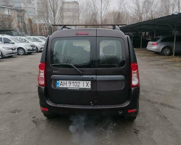 Коричневый ВАЗ Largus, объемом двигателя 1.6 л и пробегом 200 тыс. км за 4900 $, фото 2 на Automoto.ua