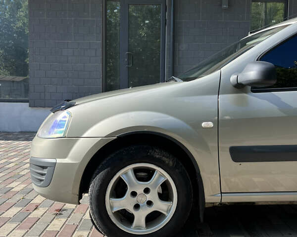 Серый ВАЗ Largus, объемом двигателя 1.6 л и пробегом 305 тыс. км за 3700 $, фото 3 на Automoto.ua