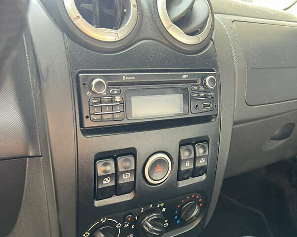 Серый ВАЗ Largus, объемом двигателя 1.6 л и пробегом 305 тыс. км за 3700 $, фото 8 на Automoto.ua