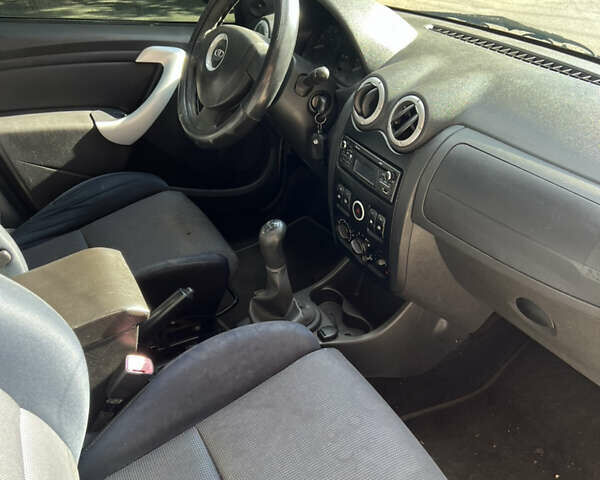 Серый ВАЗ Largus, объемом двигателя 1.6 л и пробегом 305 тыс. км за 3700 $, фото 10 на Automoto.ua