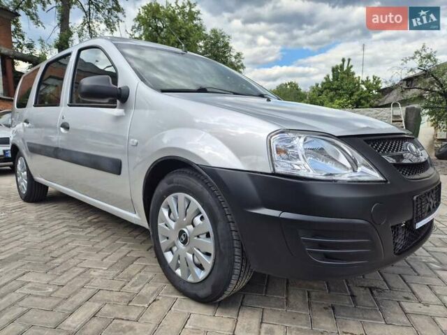 Серый ВАЗ Largus, объемом двигателя 1.6 л и пробегом 129 тыс. км за 3999 $, фото 3 на Automoto.ua