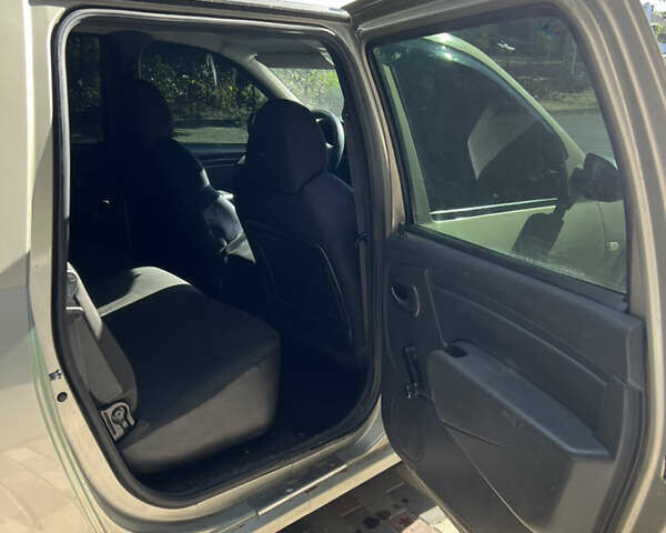 Серый ВАЗ Largus, объемом двигателя 1.6 л и пробегом 305 тыс. км за 3700 $, фото 11 на Automoto.ua