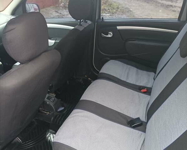 Сірий ВАЗ Largus, об'ємом двигуна 1.6 л та пробігом 220 тис. км за 5300 $, фото 4 на Automoto.ua