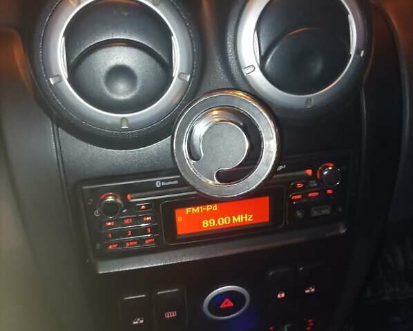 Сірий ВАЗ Largus, об'ємом двигуна 1.6 л та пробігом 220 тис. км за 5300 $, фото 7 на Automoto.ua