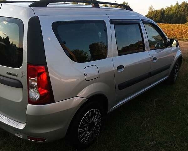 Сірий ВАЗ Largus, об'ємом двигуна 1.6 л та пробігом 181 тис. км за 5400 $, фото 6 на Automoto.ua