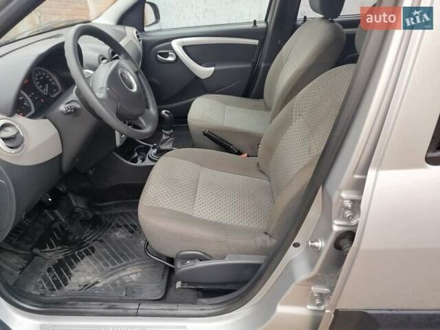 ВАЗ Largus 2015 у Изюме на Automoto.ua Сірий ВАЗ Largus, об'ємом двигуна 1.6 л та пробігом 38 тис. км за 7200 $, фото 6 на Automoto.ua