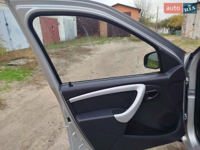 ВАЗ Largus 2015 у Изюме на Automoto.ua Сірий ВАЗ Largus, об'ємом двигуна 1.6 л та пробігом 38 тис. км за 7200 $, фото 3 на Automoto.ua