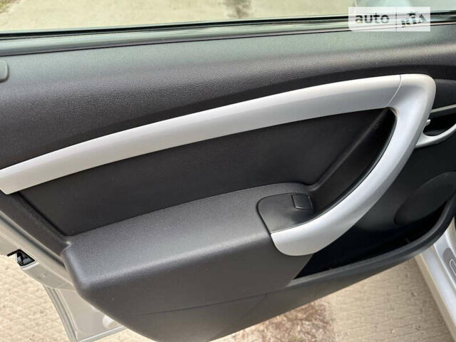 Серый ВАЗ Largus, объемом двигателя 1.6 л и пробегом 68 тыс. км за 6500 $, фото 25 на Automoto.ua