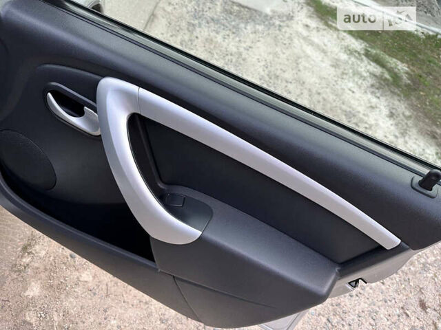 Серый ВАЗ Largus, объемом двигателя 1.6 л и пробегом 68 тыс. км за 6500 $, фото 42 на Automoto.ua