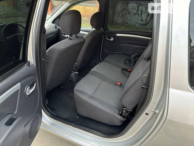 Серый ВАЗ Largus, объемом двигателя 1.6 л и пробегом 68 тыс. км за 6500 $, фото 27 на Automoto.ua