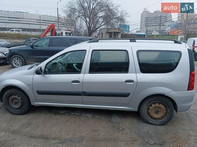 Сірий ВАЗ Largus, об'ємом двигуна 1.6 л та пробігом 275 тис. км за 4900 $, фото 5 на Automoto.ua
