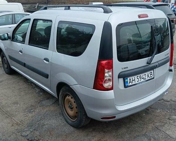 Сірий ВАЗ Largus, об'ємом двигуна 1.6 л та пробігом 275 тис. км за 4900 $, фото 3 на Automoto.ua
