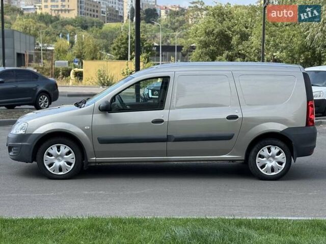 Серый ВАЗ Largus, объемом двигателя 1.6 л и пробегом 124 тыс. км за 3700 $, фото 6 на Automoto.ua