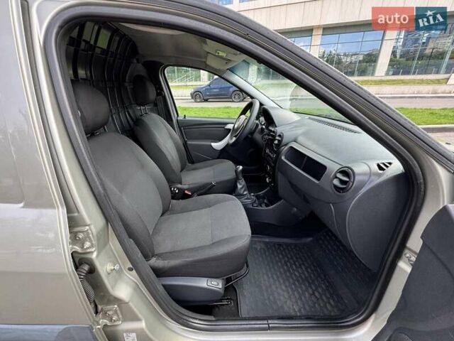Серый ВАЗ Largus, объемом двигателя 1.6 л и пробегом 124 тыс. км за 3700 $, фото 9 на Automoto.ua