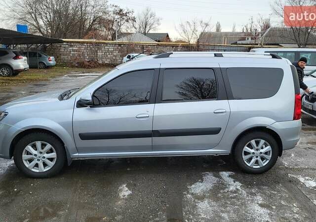 Серый ВАЗ Largus, объемом двигателя 1.6 л и пробегом 68 тыс. км за 7200 $, фото 2 на Automoto.ua
