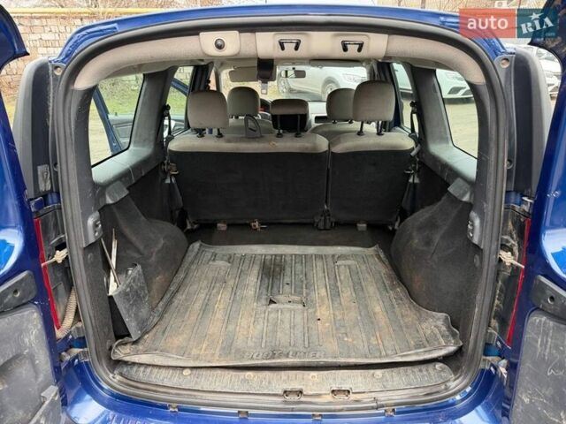 Синій ВАЗ Largus, об'ємом двигуна 1.6 л та пробігом 100 тис. км за 3999 $, фото 7 на Automoto.ua
