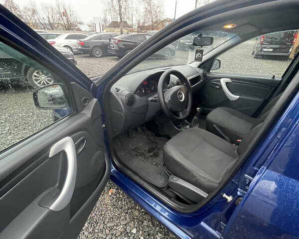 Синий ВАЗ Largus, объемом двигателя 1.6 л и пробегом 115 тыс. км за 7200 $, фото 7 на Automoto.ua