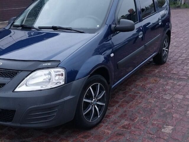Синий ВАЗ Largus, объемом двигателя 1.6 л и пробегом 114 тыс. км за 6200 $, фото 3 на Automoto.ua