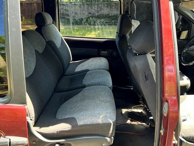 Красный ВАЗ Надежда, объемом двигателя 1.8 л и пробегом 240 тыс. км за 3100 $, фото 7 на Automoto.ua