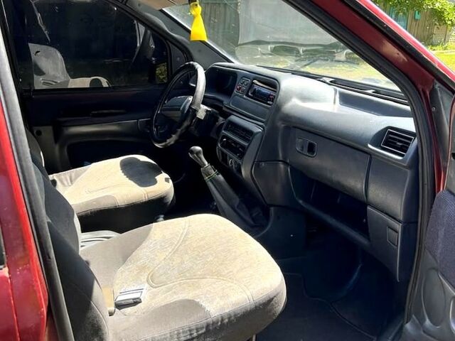 Красный ВАЗ Надежда, объемом двигателя 1.8 л и пробегом 240 тыс. км за 3100 $, фото 6 на Automoto.ua