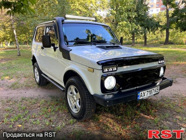 Білий ВАЗ Нива, об'ємом двигуна 1.6 л та пробігом 120 тис. км за 2700 $, фото 2 на Automoto.ua