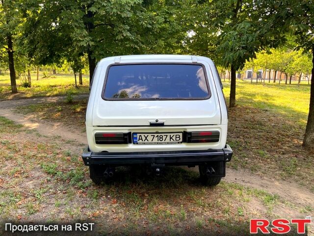 Білий ВАЗ Нива, об'ємом двигуна 1.6 л та пробігом 120 тис. км за 2700 $, фото 6 на Automoto.ua