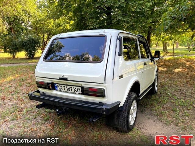 Білий ВАЗ Нива, об'ємом двигуна 1.6 л та пробігом 120 тис. км за 2700 $, фото 7 на Automoto.ua