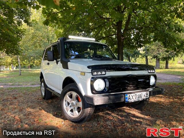 Білий ВАЗ Нива, об'ємом двигуна 1.6 л та пробігом 120 тис. км за 2700 $, фото 1 на Automoto.ua