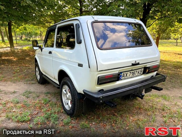 Білий ВАЗ Нива, об'ємом двигуна 1.6 л та пробігом 120 тис. км за 2700 $, фото 5 на Automoto.ua
