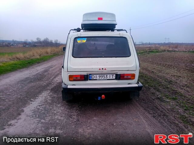 Білий ВАЗ Нива, об'ємом двигуна 16 л та пробігом 100 тис. км за 2500 $, фото 2 на Automoto.ua