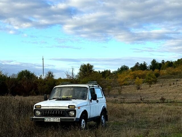 Белый ВАЗ Нива, объемом двигателя 1.7 л и пробегом 450 тыс. км за 1400 $, фото 2 на Automoto.ua
