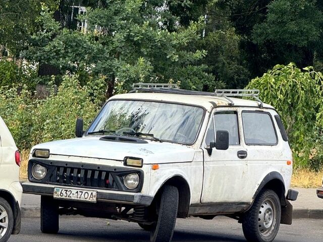 Белый ВАЗ Нива, объемом двигателя 1.7 л и пробегом 450 тыс. км за 1400 $, фото 3 на Automoto.ua